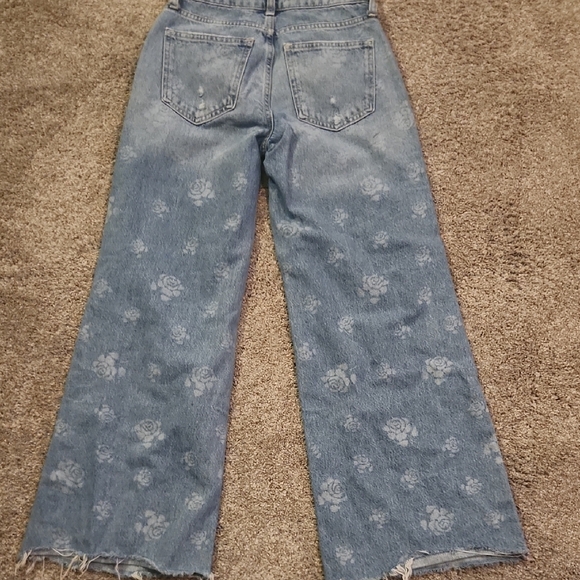 Arizona Jean Company Light Blue Floral Distressed Wide Leg Jeans - Picture 6 of 7
